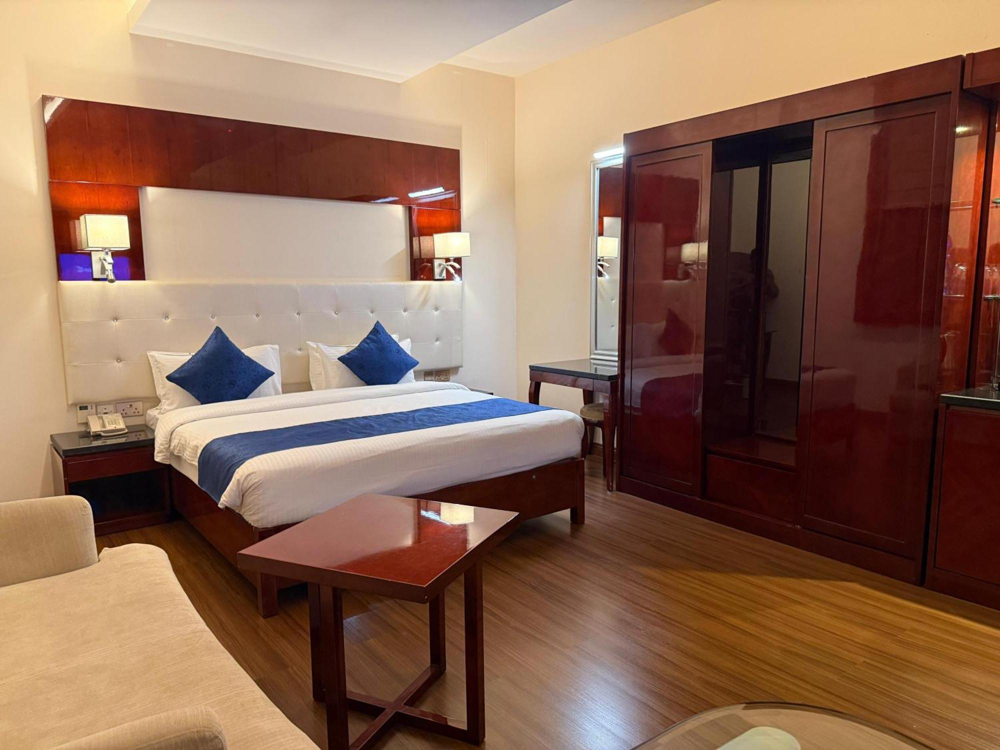 Golden Tulip Headington Otel Maskat Dış mekan fotoğraf