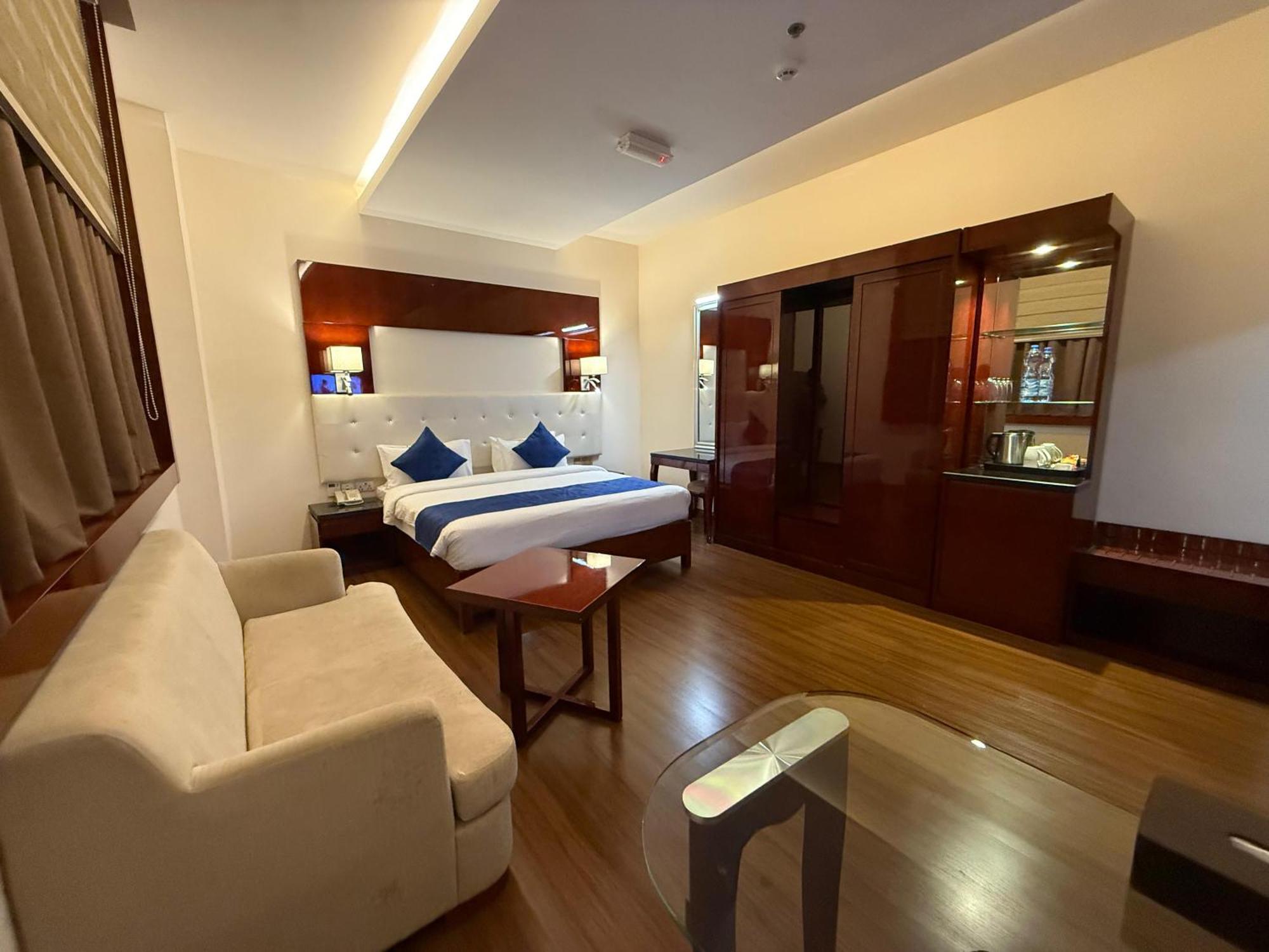 Golden Tulip Headington Otel Maskat Dış mekan fotoğraf