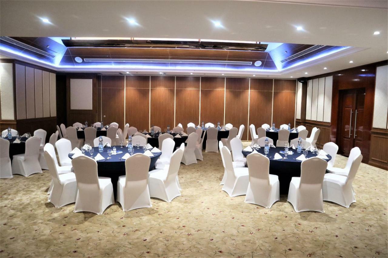 Golden Tulip Headington Otel Maskat Dış mekan fotoğraf
